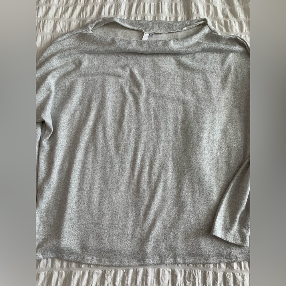 NWT Elan Silver and Gray Long Sleeve Top - Picture 5 of 16